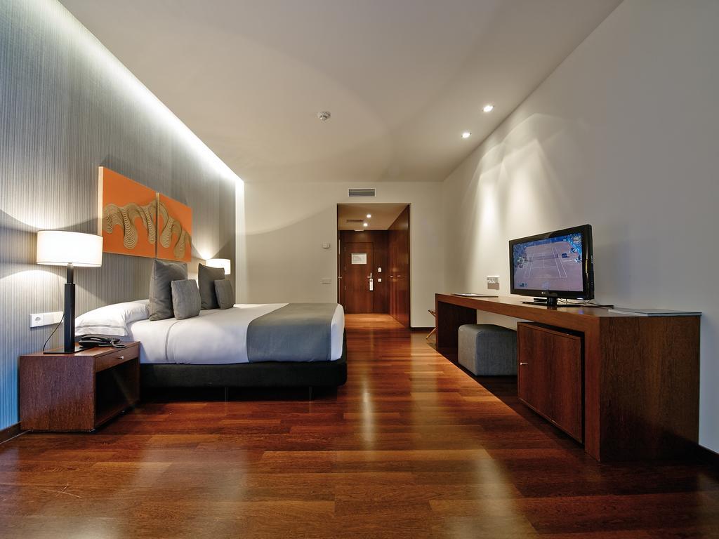 Hotel Carris Marineda A Coruña Zimmer foto