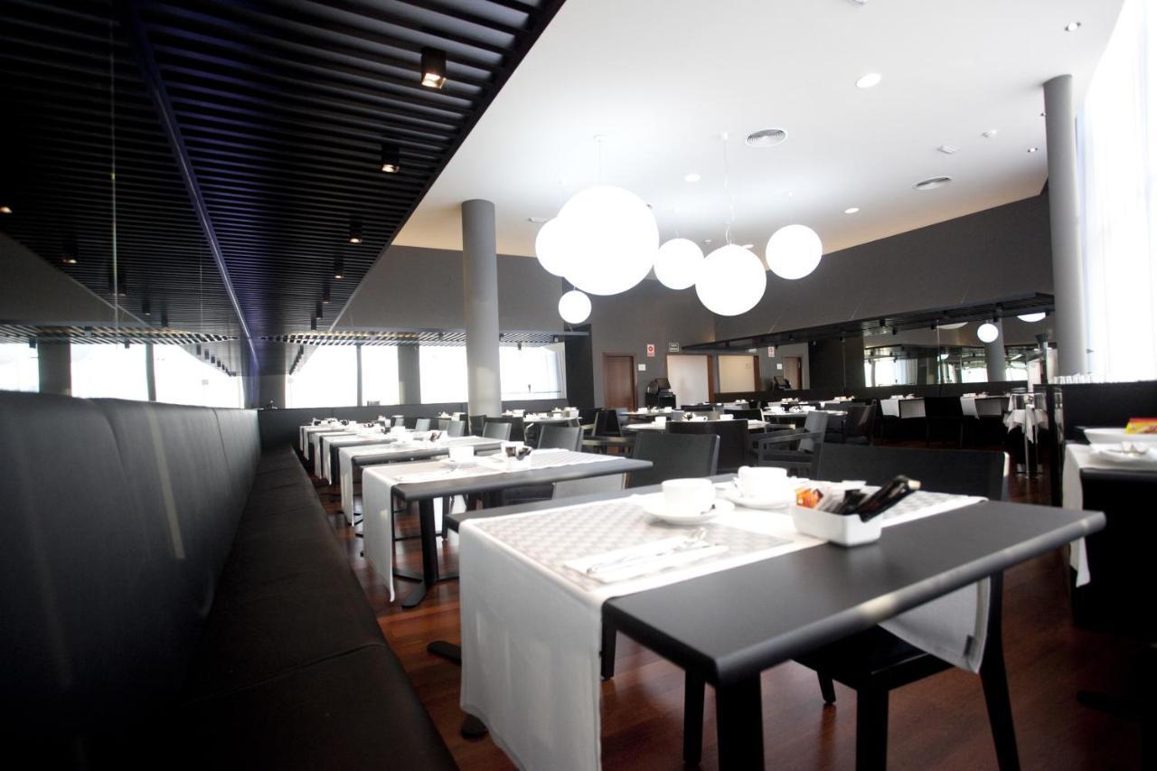 Hotel Carris Marineda A Coruña Restaurant foto