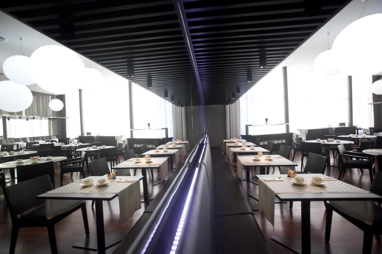 Hotel Carris Marineda A Coruña Restaurant foto